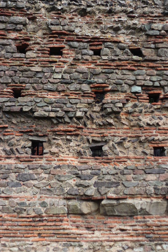 Banded masonry at the Jewry Wall by Purusothaman